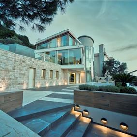 6 bedroom villa with pool and roof terrace, Sveti Stefan, sleeps 12
